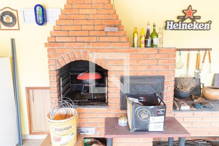 Casa à venda com 380m², 4 quartos e 2 vagas Casa à venda com 380m², 4 quartos e 2 vagasChurrasqueira