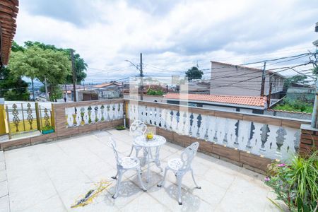 Casa à venda com 380m², 4 quartos e 2 vagas Casa à venda com 380m², 4 quartos e 2 vagasVaranda