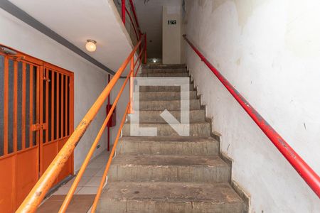 Apartamento à venda com 47m², 2 quartos e sem vaga Apartamento à venda com 47m², 2 quartos e sem vagaEscada do bloco