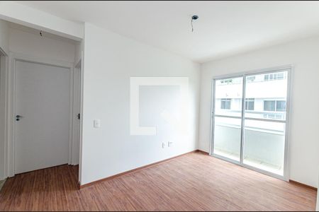 Sala de apartamento à venda com 2 quartos, 55m² em Maria Paula, Niterói