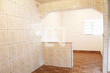Sala 2 de casa para alugar com 2 quartos, 120m² em Conjunto Residencial José Bonifácio, São Paulo