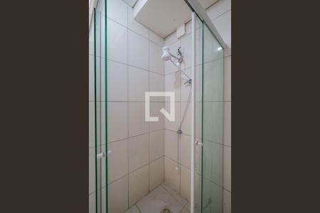 Banheiro de apartamento para alugar com 1 quarto, 27m² em Menino Deus, Porto Alegre