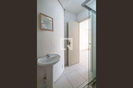 Banheiro de apartamento para alugar com 1 quarto, 27m² em Menino Deus, Porto Alegre
