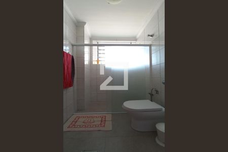 Banheiro de apartamento à venda com 1 quarto, 50m² em Centro, Campinas