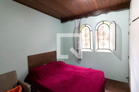 Quarto 1 de casa para alugar com 3 quartos, 240m² em Carlos Prates, Belo Horizonte