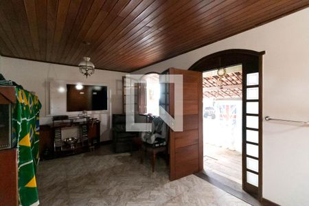 Sala de casa para alugar com 3 quartos, 240m² em Carlos Prates, Belo Horizonte