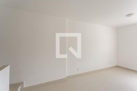 Quarto de kitnet/studio para alugar com 1 quarto, 21m² em Carlos Prates, Belo Horizonte