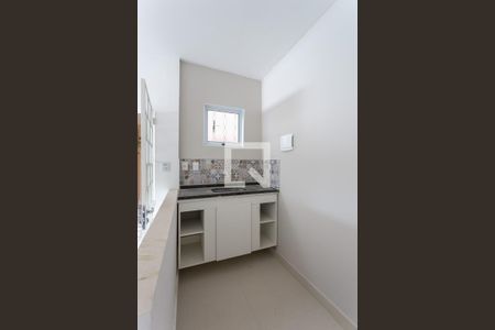 Cozinha de kitnet/studio para alugar com 1 quarto, 21m² em Carlos Prates, Belo Horizonte