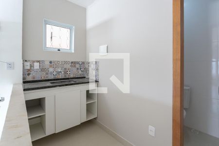 Cozinha de kitnet/studio para alugar com 1 quarto, 21m² em Carlos Prates, Belo Horizonte