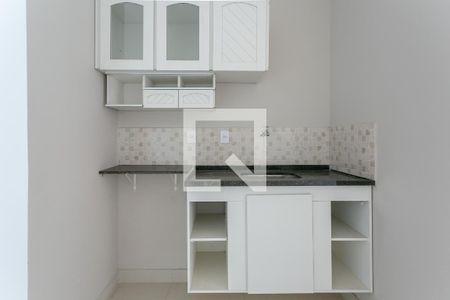 Quarto de kitnet/studio para alugar com 1 quarto, 18m² em Carlos Prates, Belo Horizonte