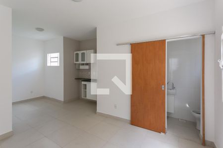 Quarto de kitnet/studio para alugar com 1 quarto, 18m² em Carlos Prates, Belo Horizonte