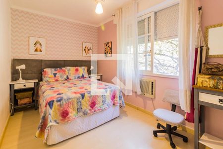Dormitório 2 de apartamento à venda com 3 quartos, 80m² em Teresópolis, Porto Alegre