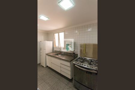 Apartamento à venda com 128m², 4 quartos e 3 vagas Apartamento à venda com 128m², 4 quartos e 3 vagasCozinha