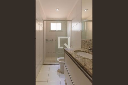 Apartamento à venda com 128m², 4 quartos e 3 vagas Apartamento à venda com 128m², 4 quartos e 3 vagasBanheiro da Suíte 1