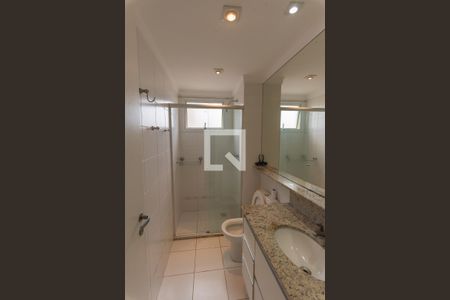 Apartamento à venda com 128m², 4 quartos e 3 vagas Apartamento à venda com 128m², 4 quartos e 3 vagasBanheiro da Suíte 2