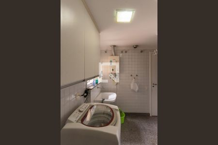 Apartamento à venda com 128m², 4 quartos e 3 vagas Apartamento à venda com 128m², 4 quartos e 3 vagasÁrea de Serviço