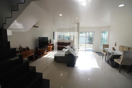 Sala de casa à venda com 4 quartos, 340m² em Vargem Grande, Rio de Janeiro