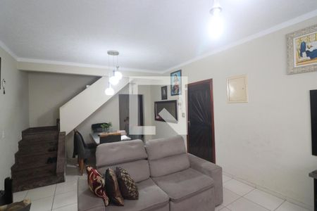 Sala  de casa à venda com 5 quartos, 220m² em Vila Carbone, São Paulo