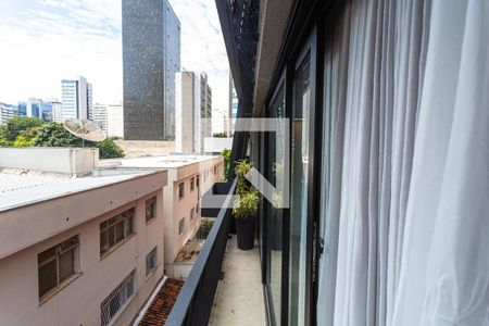 Varanda da Sala/Cozinha/Área de Serviço de apartamento para alugar com 1 quarto, 80m² em Savassi, Belo Horizonte