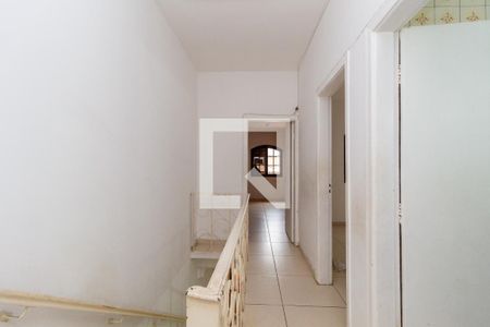 Corredor de casa à venda com 3 quartos, 116m² em Vila Cláudia, São Paulo