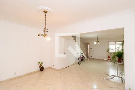 Sala de casa à venda com 3 quartos, 116m² em Vila Cláudia, São Paulo