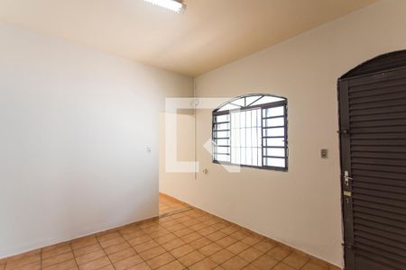 Sala 2 de casa para alugar com 3 quartos, 120m² em Santa Mônica, Uberlândia