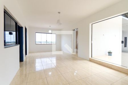 Sala de casa para alugar com 3 quartos, 390m² em Jardim Amélia, São José dos Pinhais
