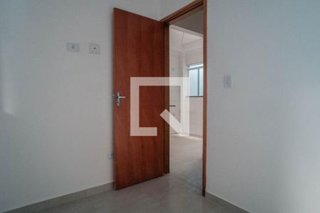Quarto 2 de apartamento para alugar com 2 quartos, 40m² em Parque das Paineiras, São Paulo