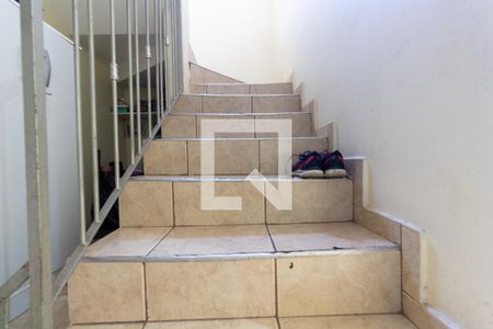 Escada de casa à venda com 3 quartos, 200m² em Jardim Lisboa, São Paulo