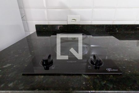 Detalhe da cozinha de kitnet/studio para alugar com 1 quarto, 30m² em Água Verde, Curitiba