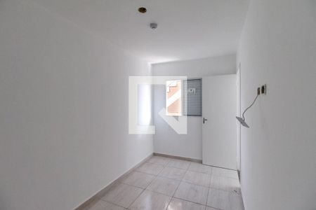 Quarto 1 de apartamento para alugar com 2 quartos, 45m² em Jardim Iva, São Paulo