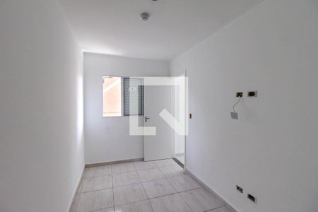 Quarto 1 de apartamento para alugar com 2 quartos, 45m² em Jardim Iva, São Paulo