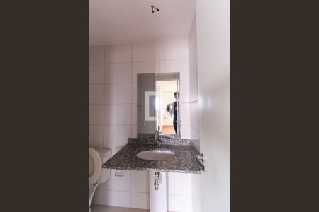 Banheiro de apartamento para alugar com 1 quarto, 33m² em Brás, São Paulo