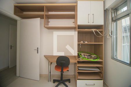 Quarto 1 de apartamento para alugar com 2 quartos, 70m² em Petrópolis, Porto Alegre