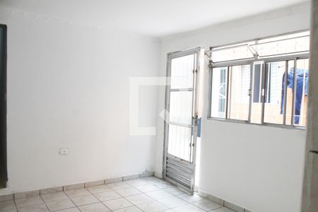 Sala de casa para alugar com 2 quartos, 60m² em Vila Nova Curuçá, São Paulo
