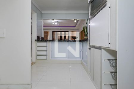 Cozinha de casa para alugar com 4 quartos, 640m² em Jundiapeba, Mogi das Cruzes