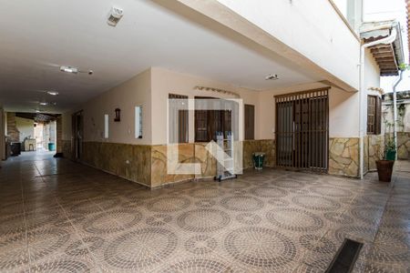 Garagem de casa para alugar com 4 quartos, 640m² em Jundiapeba, Mogi das Cruzes