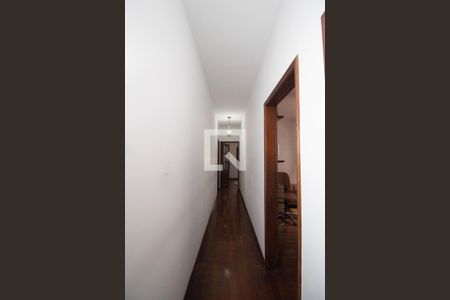 Corredor de casa à venda com 4 quartos, 258m² em Vila Fiat Lux, São Paulo