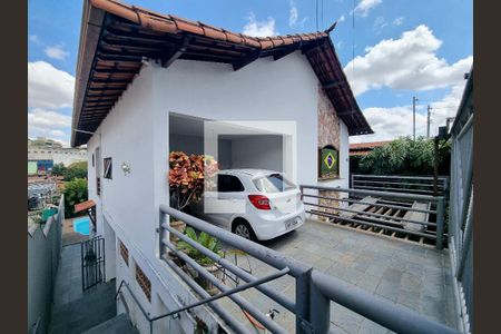 Casa à venda com 2 quartos, 180m² em Heliópolis, Belo Horizonte