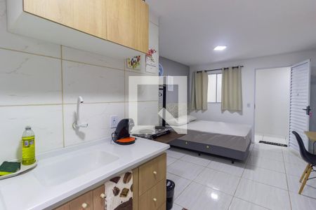 Cozinha de casa para alugar com 1 quarto, 18m² em Jaguaré, São Paulo