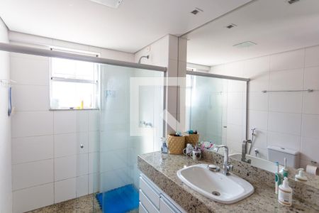 Banheiro da Suíte 1 de apartamento à venda com 3 quartos, 230m² em Funcionários, Belo Horizonte
