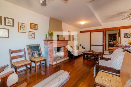 Sala de casa à venda com 4 quartos, 400m² em Santa Tereza, Porto Alegre