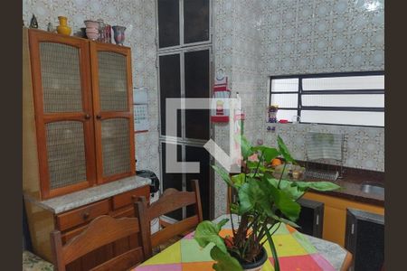 Casa à venda com 3 quartos, 250m² em Santa Maria Goretti, Porto Alegre