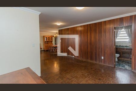 Casa à venda com 5 quartos, 270m² em Boa Vista, Porto Alegre