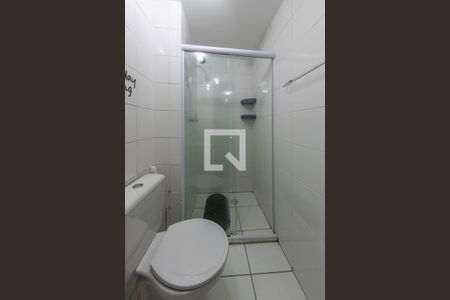Banheiro de kitnet/studio para alugar com 1 quarto, 36m² em Quinta da Paineira, São Paulo