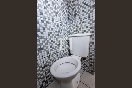 Banheiro de casa para alugar com 1 quarto, 45m² em Vila Brasilina, São Paulo