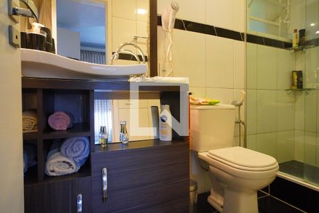 Banheiro de apartamento à venda com 1 quarto, 50m² em São Sebastião, Porto Alegre