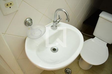 Lavabo de casa de condomínio para alugar com 2 quartos, 79m² em Granja Viana, Cotia
