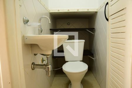 Lavabo de casa de condomínio para alugar com 2 quartos, 79m² em Granja Viana, Cotia