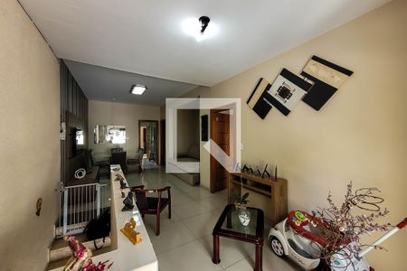 sala de estar de casa à venda com 3 quartos, 180m² em Cambuci, São Paulo
